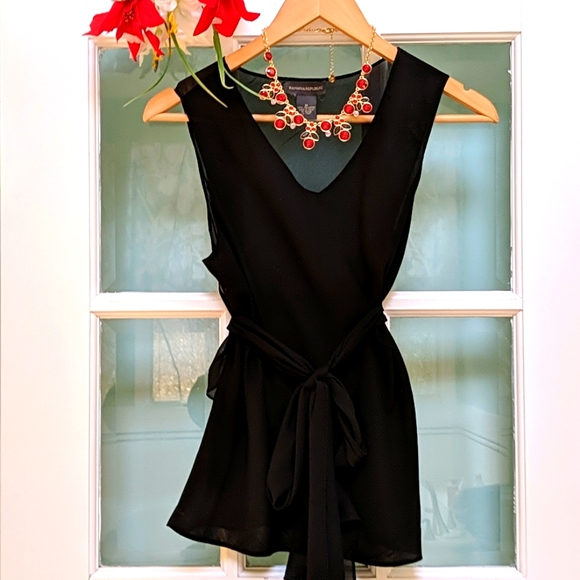 Banana Republic Tops - 👑 Banana Republic Wrap Around Tie Blouse 👑